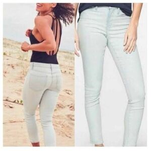 Athleta Sculptek Skinny Crop Jean Glacier Wash